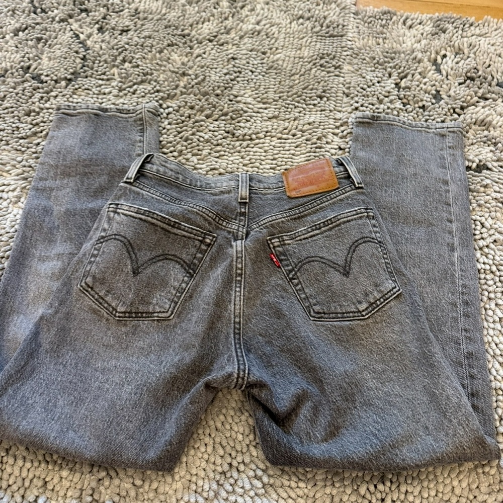 Women’s Grey Levi’s Jeans
